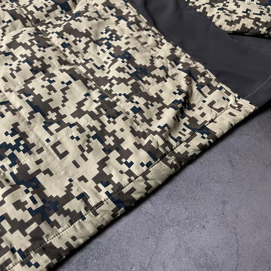 COLUMBIA 컬럼비아 빈티지 카모 후드 윈드브레이커 A00570 상품이미지7