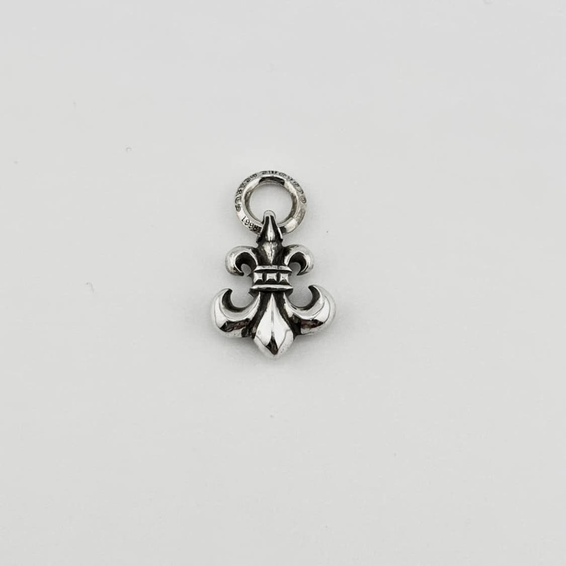 크롬하츠 플레어 참 펜던트  상품이미지1