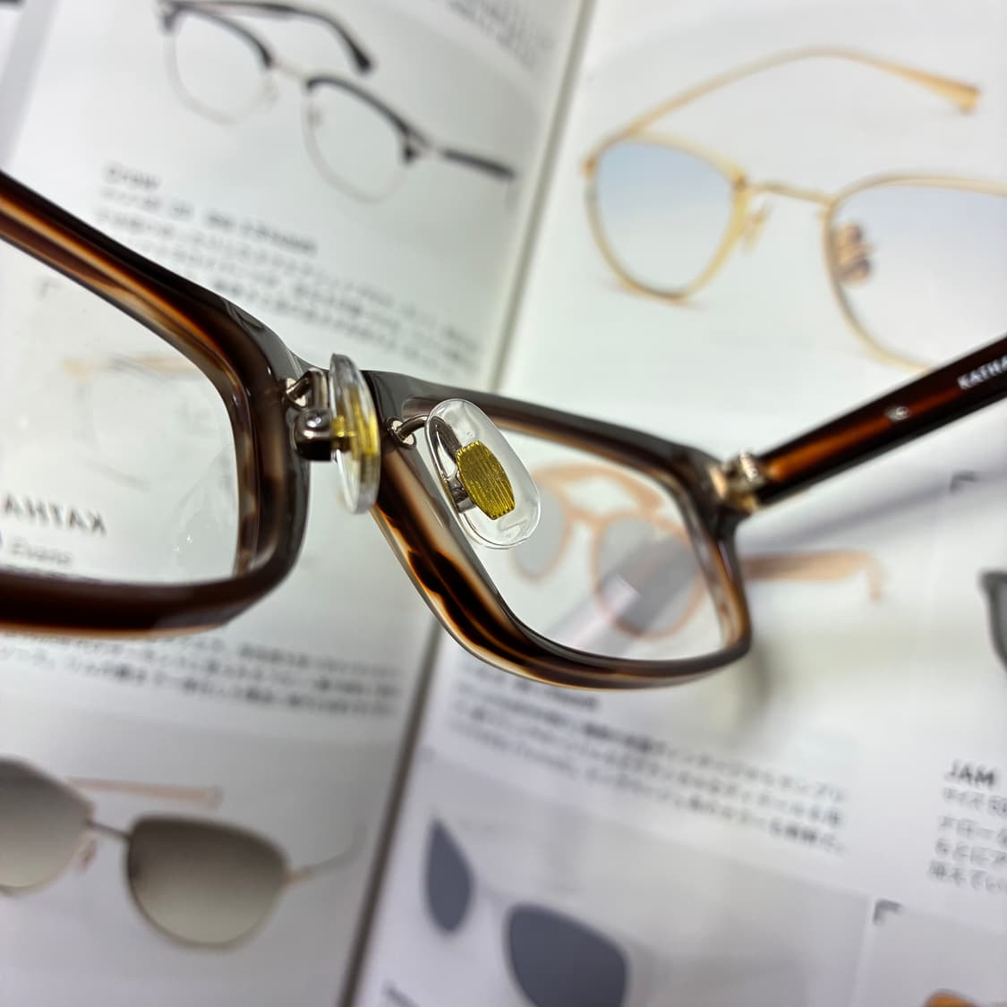 KATHARINE HAMNETT 캐서린 햄넷 뿔테 브라운 안경 상품이미지8