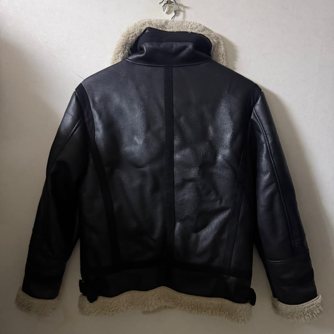 게스 하이넥 남녀공용 무스탕 M (남성 95정도) 상품이미지3