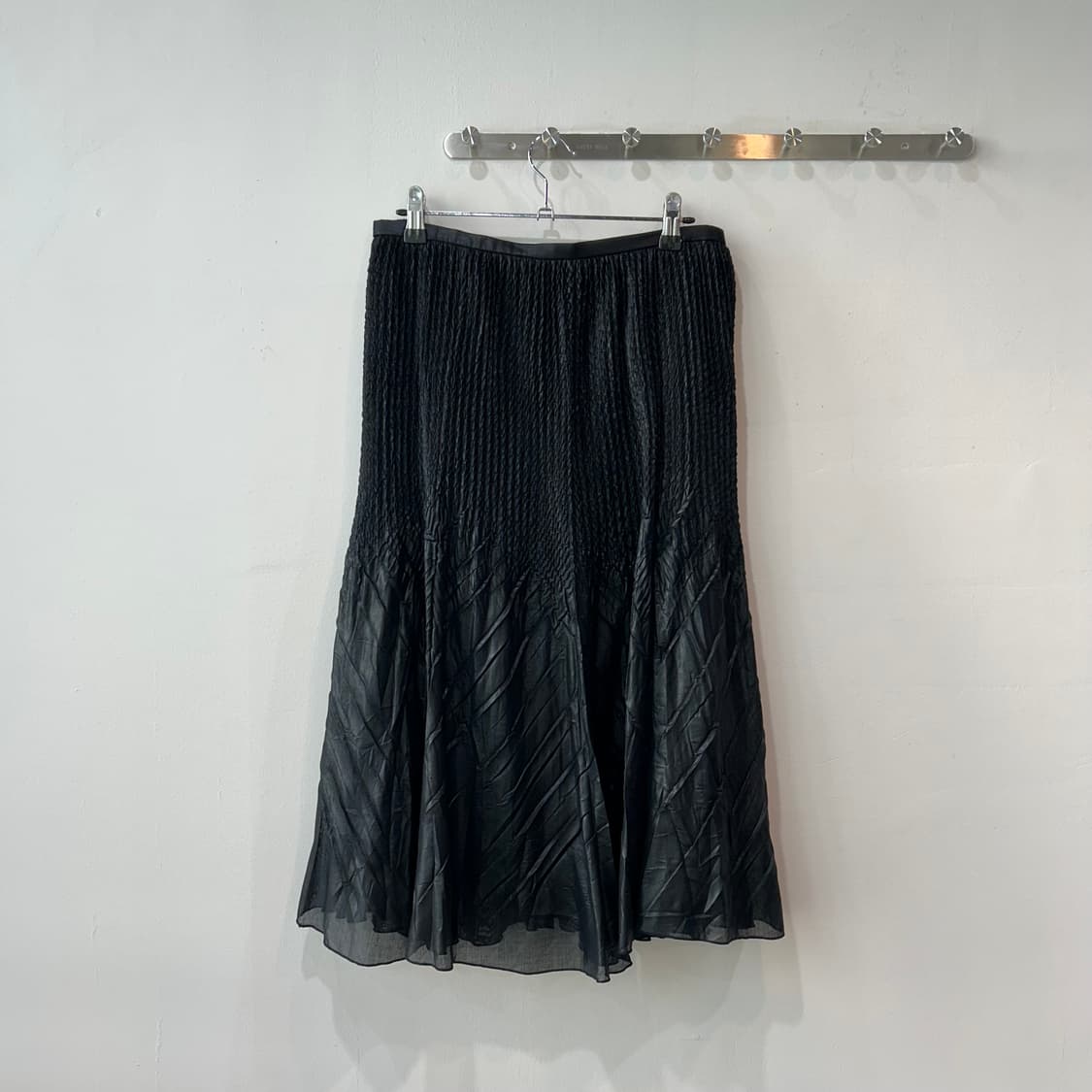 블랙 플리츠 디테일 스커트 상품이미지3