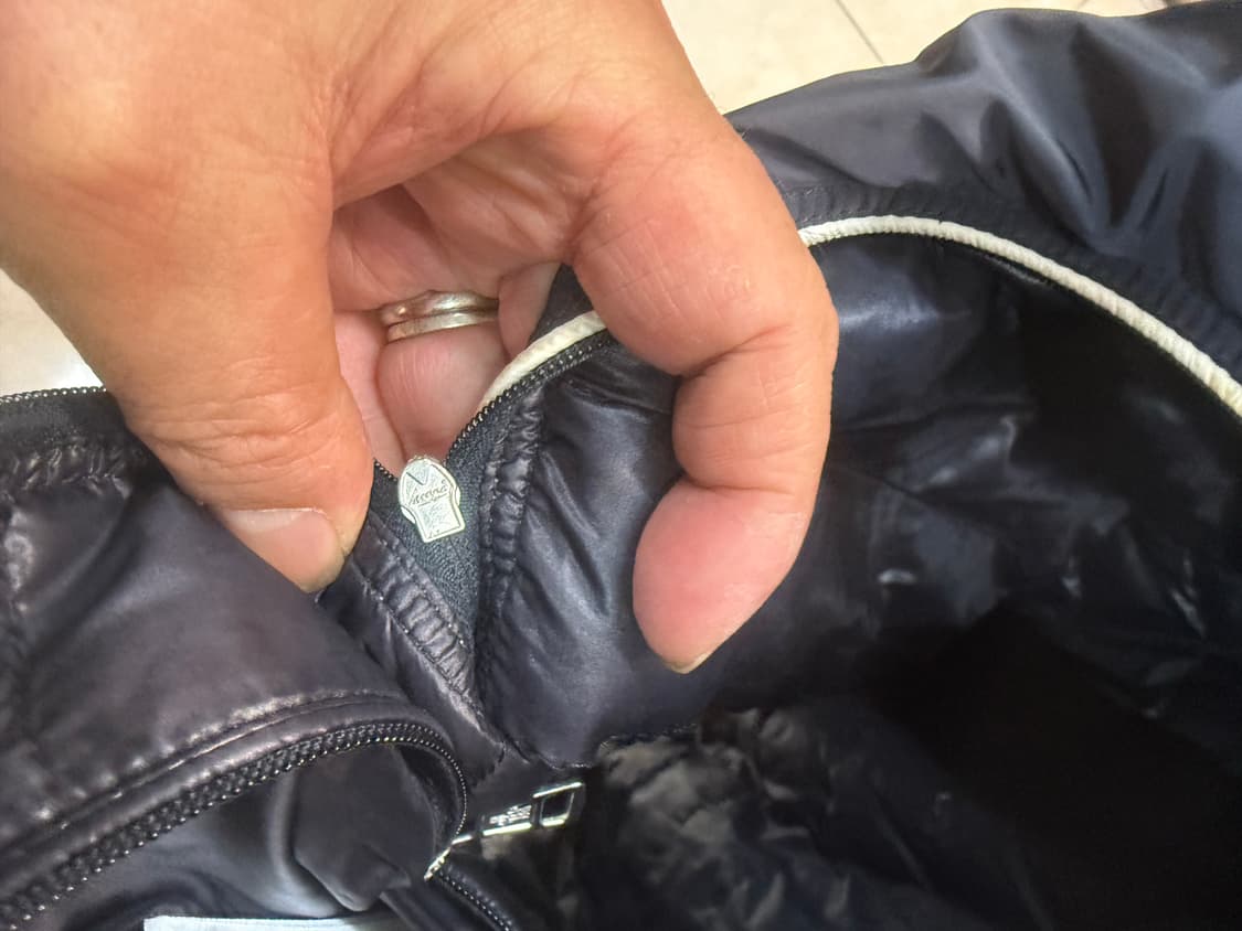 2/100 정품 몽클레어 FERDINAND  경량블루종 패딩 팝니다 상품이미지5