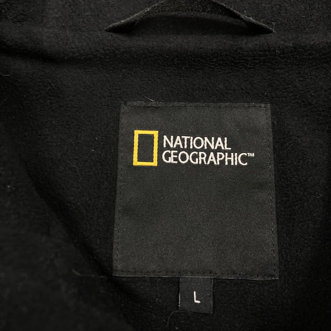 내셔널 지오그래픽 블랙 컬러 스몰 로고 와펜 쉐르파 자켓 상품이미지4