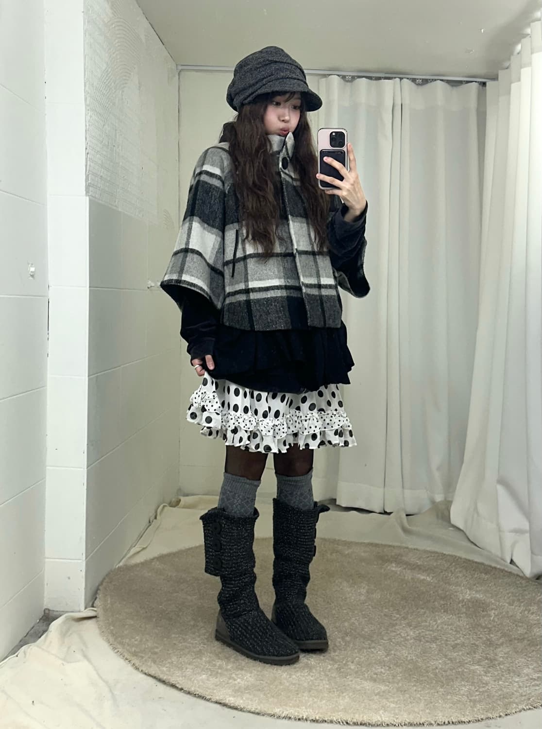 체크 하이넥 케이프 코트 무채색 니혼진 코디세트 상품이미지1