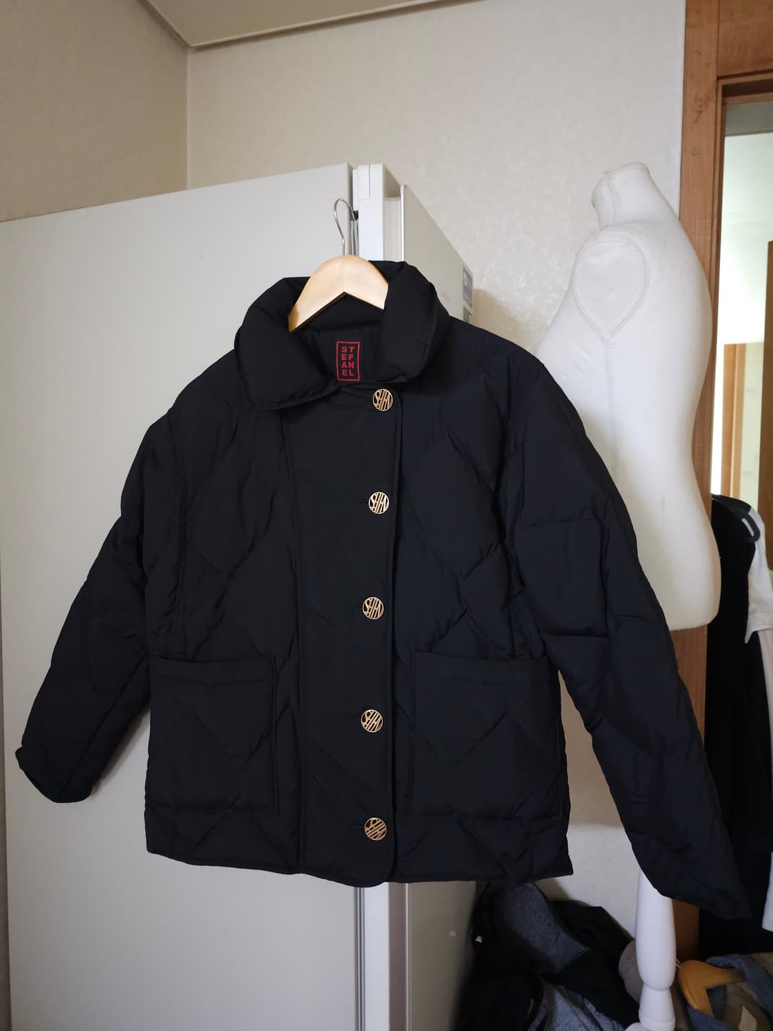 스테파넬 블랙 퀼팅 다운 패딩 상품이미지1