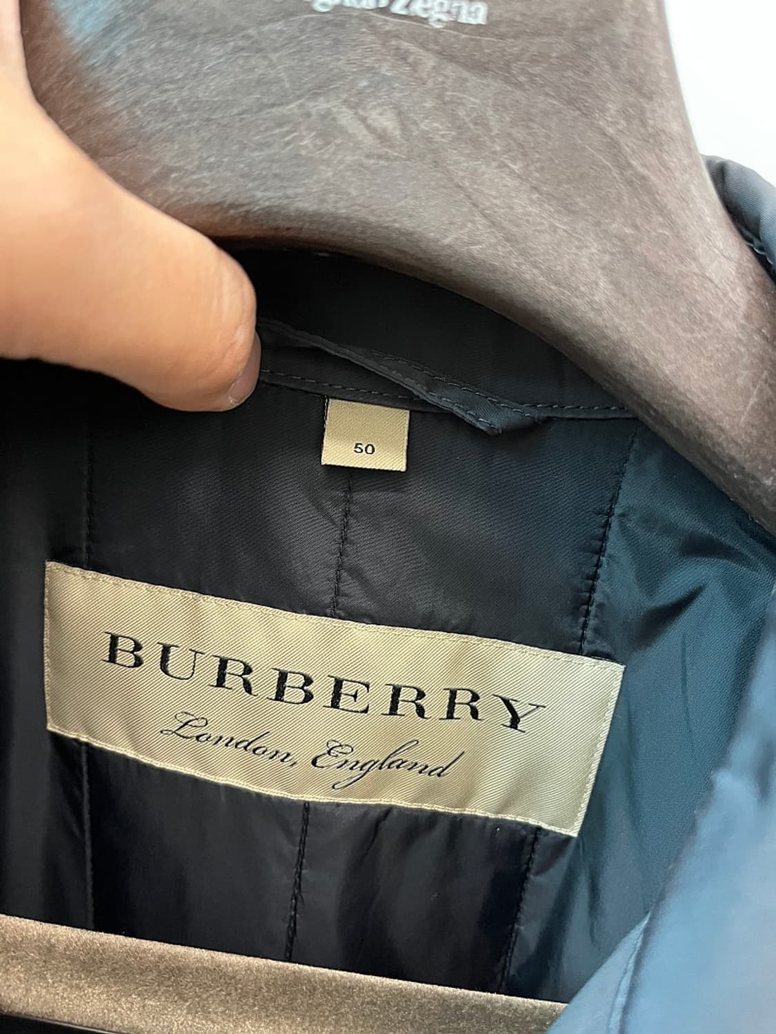 100-105) 버버리 블랙 패딩코트  상품이미지4