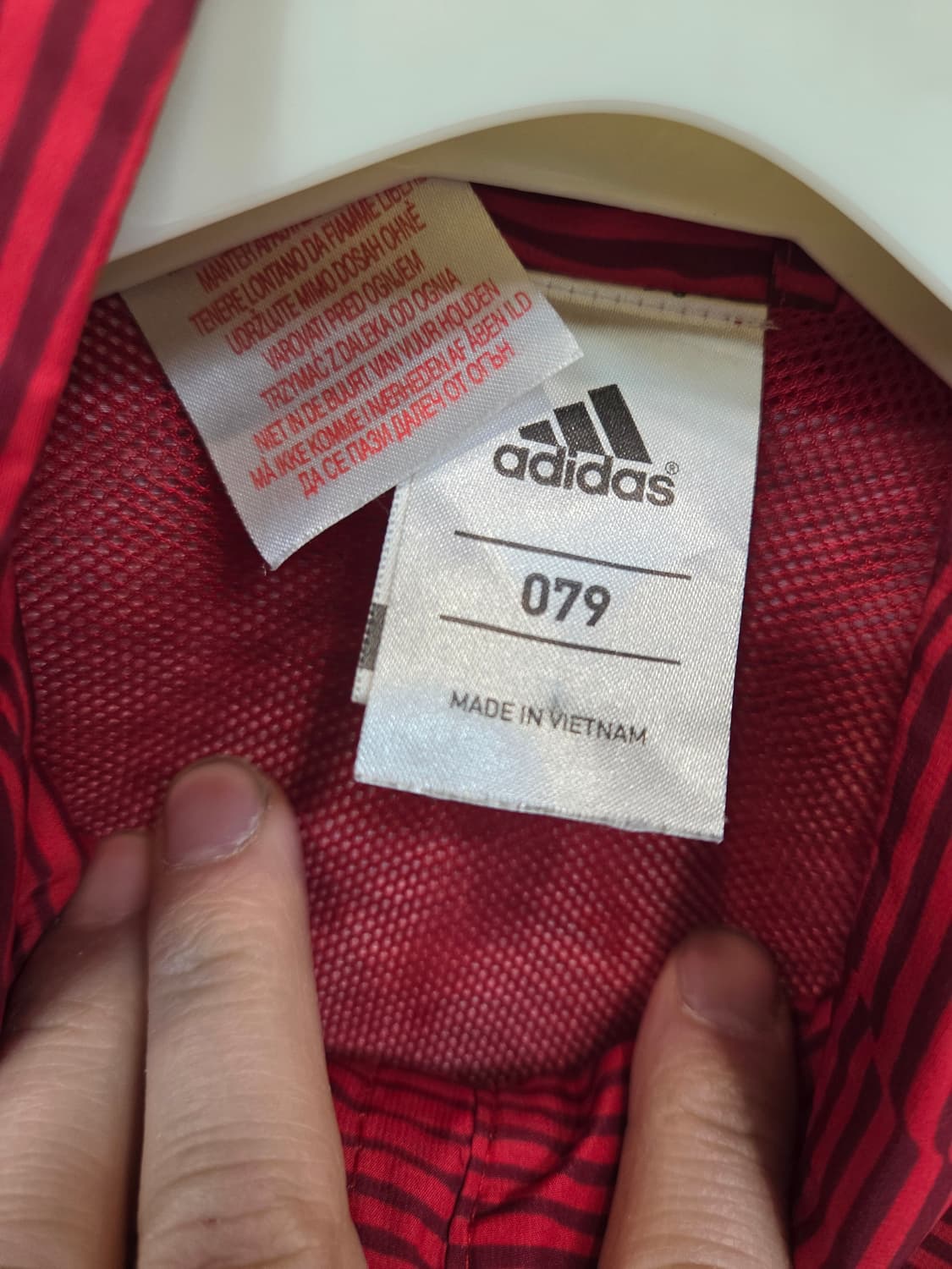 아디다스  챔피언스리그 맨체스터 유나이티드 바람막이 자켓 s 상품이미지3