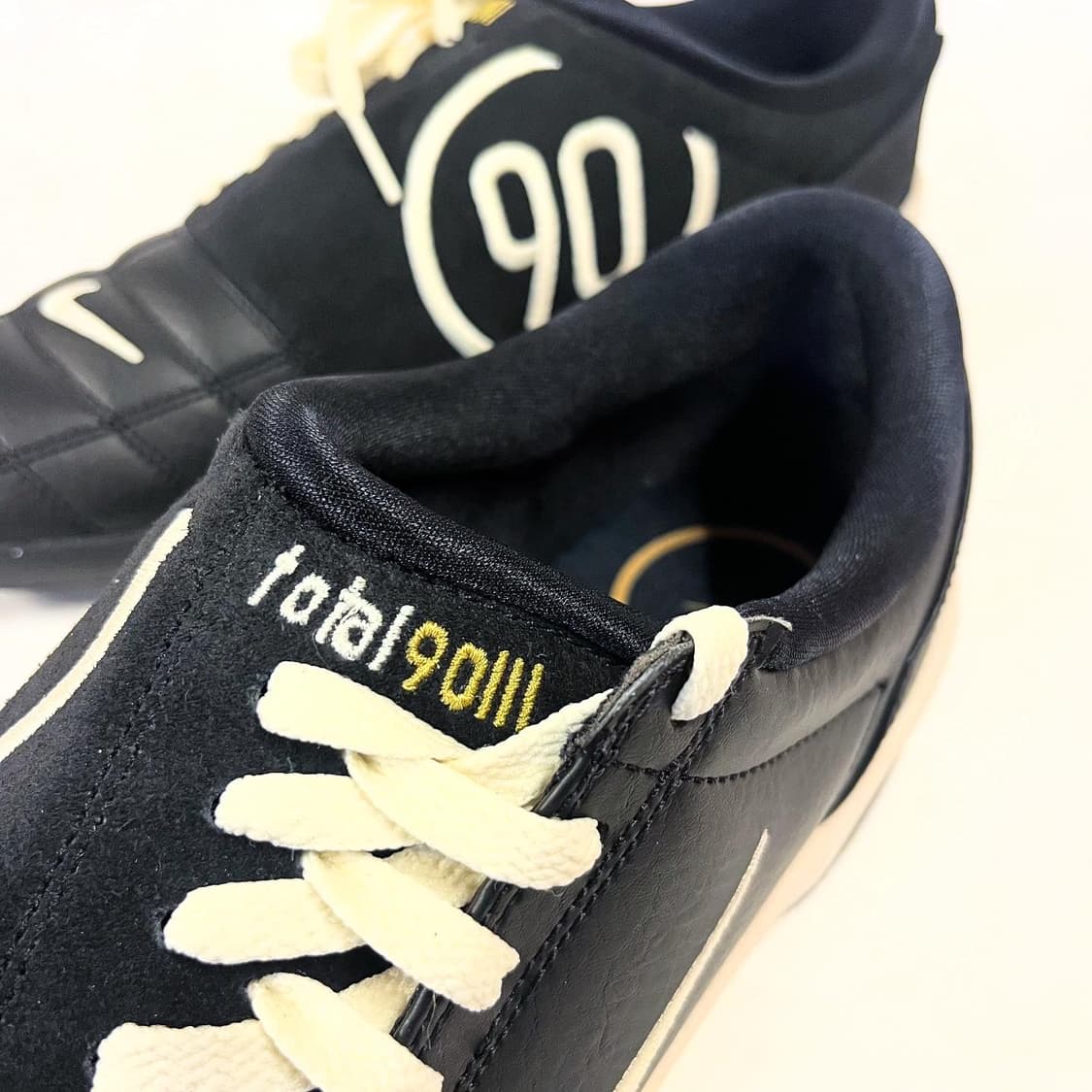 나이키 토탈90 메탈릭골드 상품이미지5