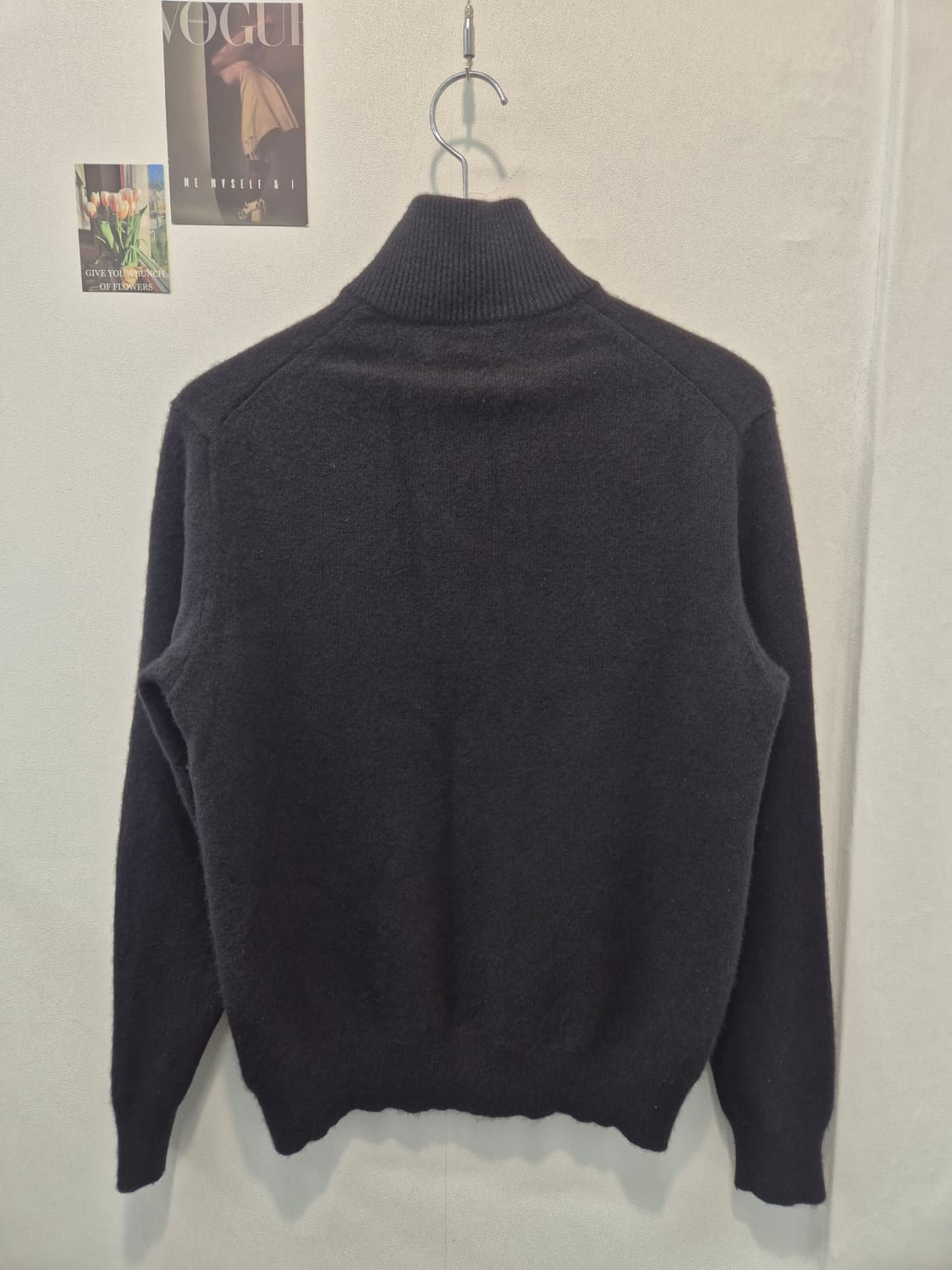 폴로 랄프로렌 반집업 캐시미어니트입니다
색상은 검정색 사이즈 M 상품이미지3