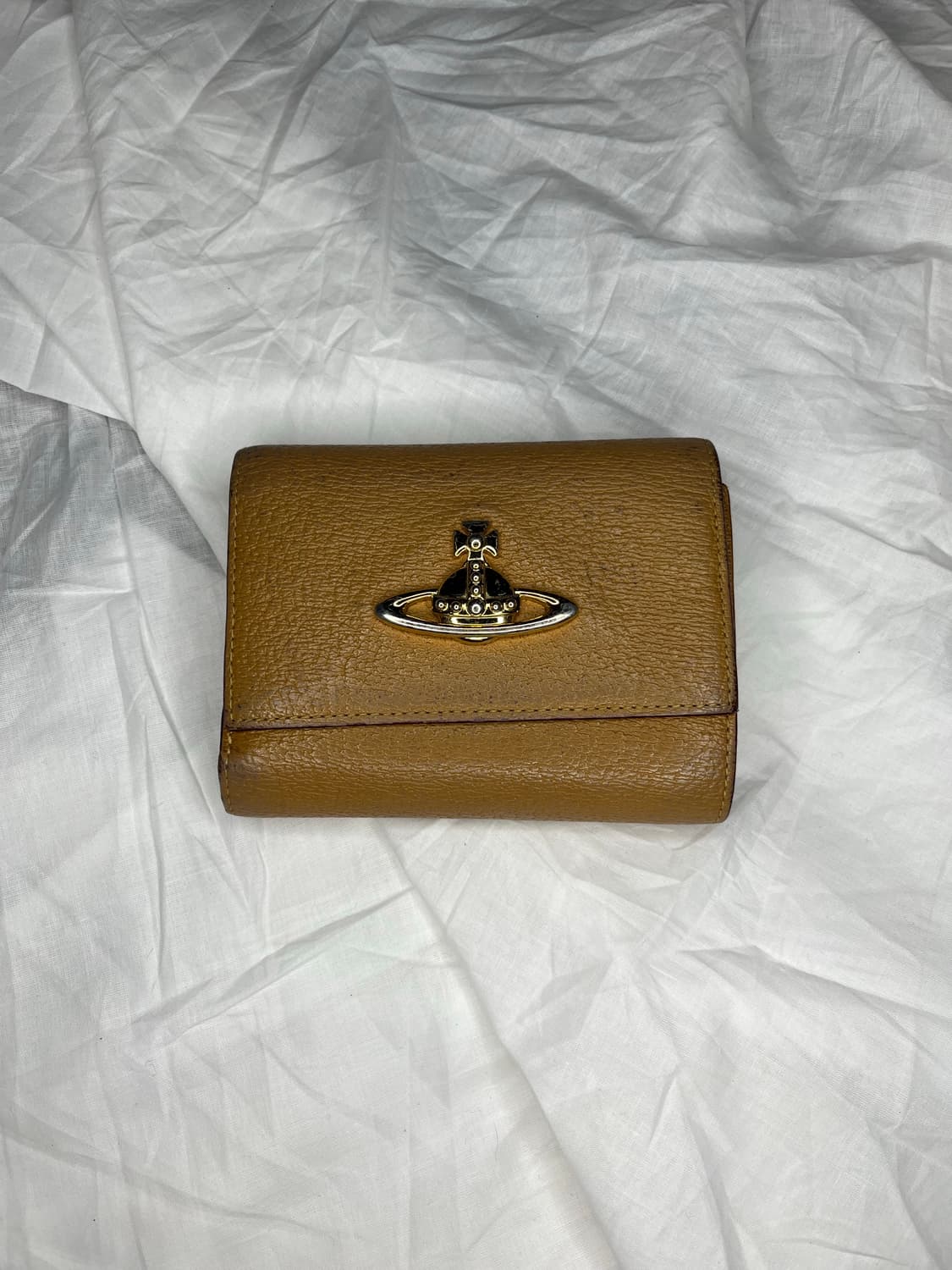 비비안 웨스트우드 탄 레더 트라이폴드 월렛 상품이미지1