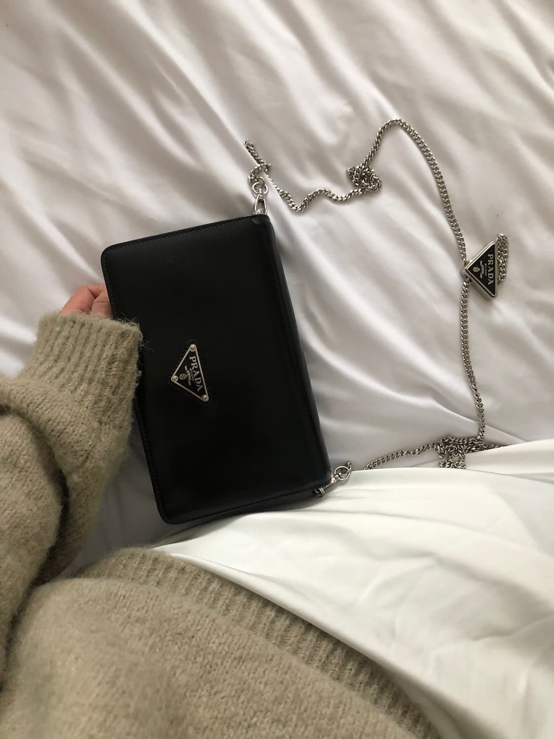 프라다 브러쉬드 레더 스파졸라토 체인 숄더백 상품이미지1