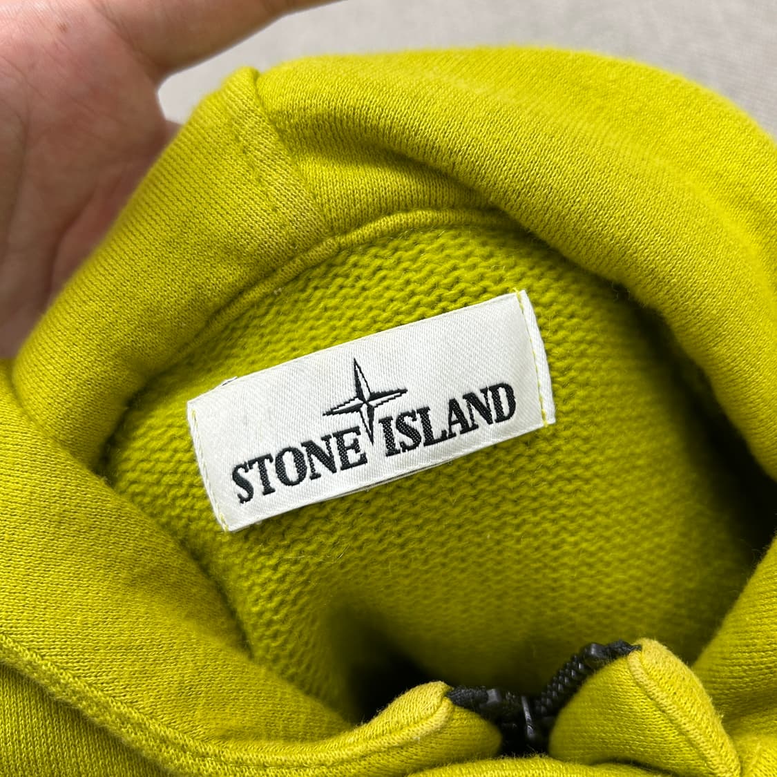 스톤아일랜드 버튼플라이 니트 후드(L) 상품이미지2