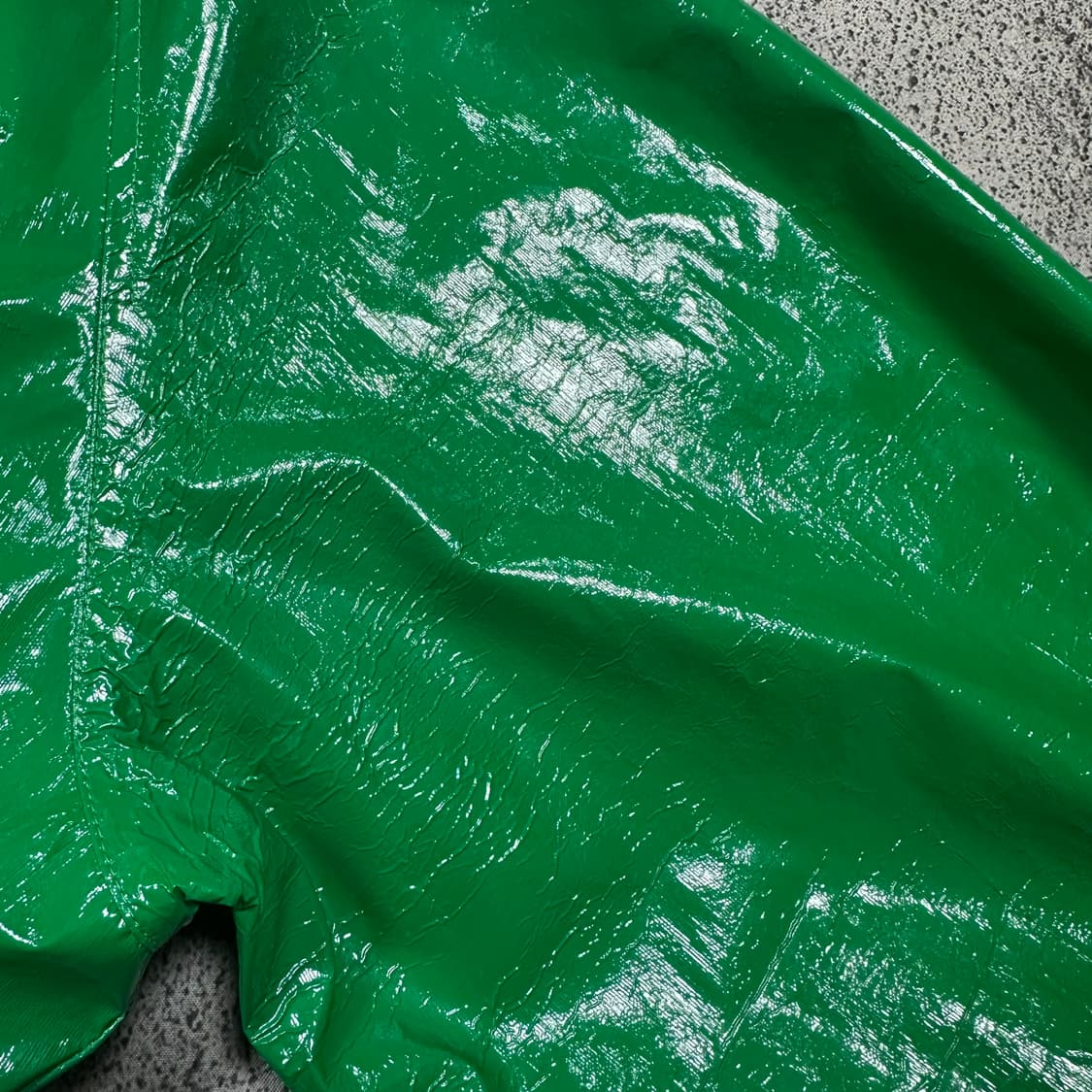 ✨ (바배) 글로시 유광 에나멜 크롭 후드 바람막이 자켓 상품이미지4