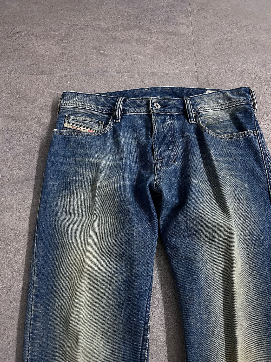 디젤 자티니 미드 워싱 데님 팬츠 상품이미지4