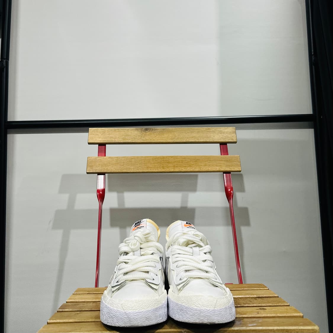 270) 나이키 운동화 남성 남자  사카이 블레이저 로우 화이트 패이턴트 상품이미지2