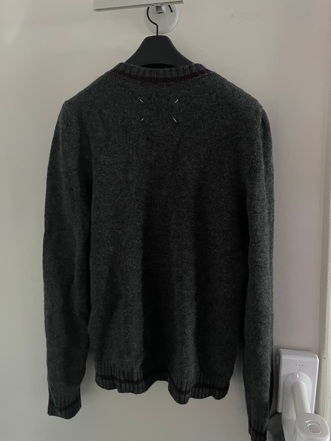 마르지엘라 스쿨보이 브이넥 니트 상품이미지2