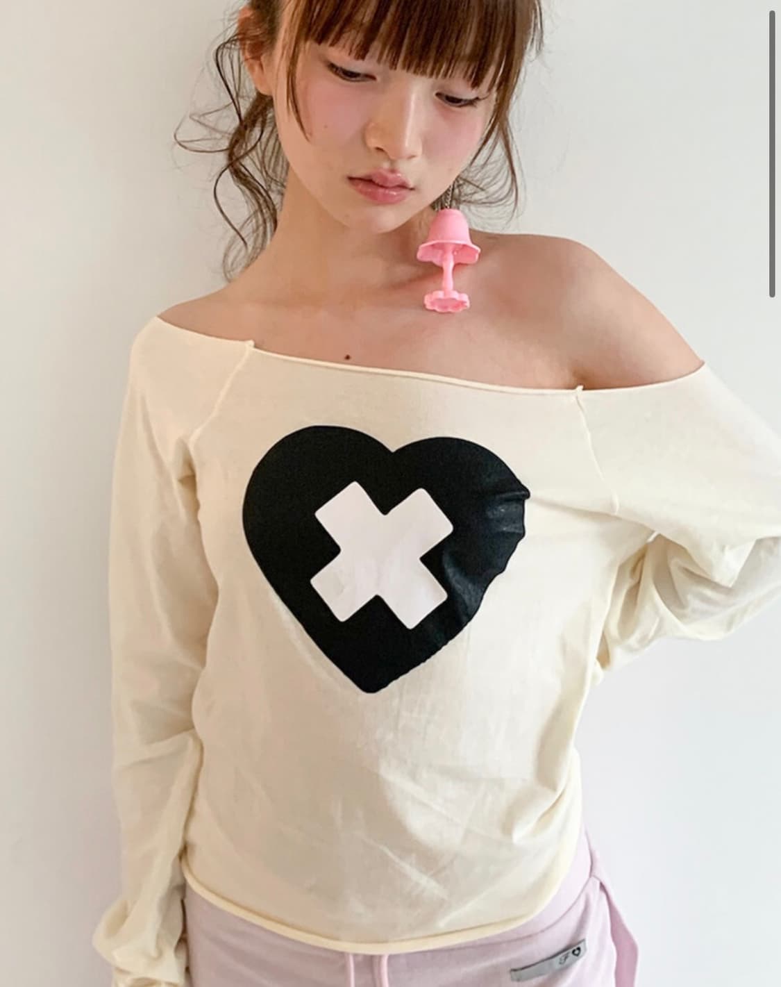 급처) 샵페어리 cross heart cut off t-shirt 상품이미지1