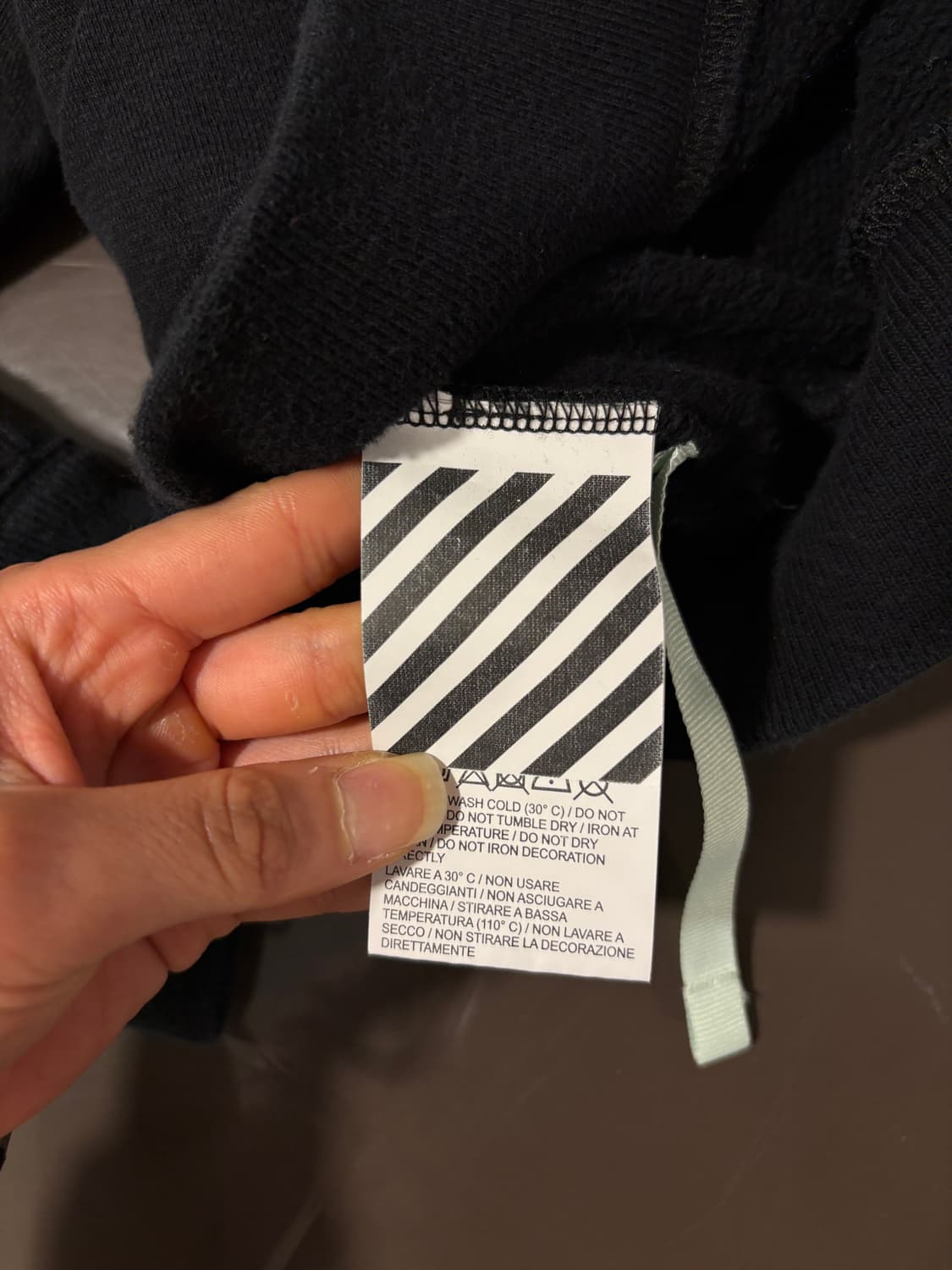 오프화이트 맨투맨  상품이미지8