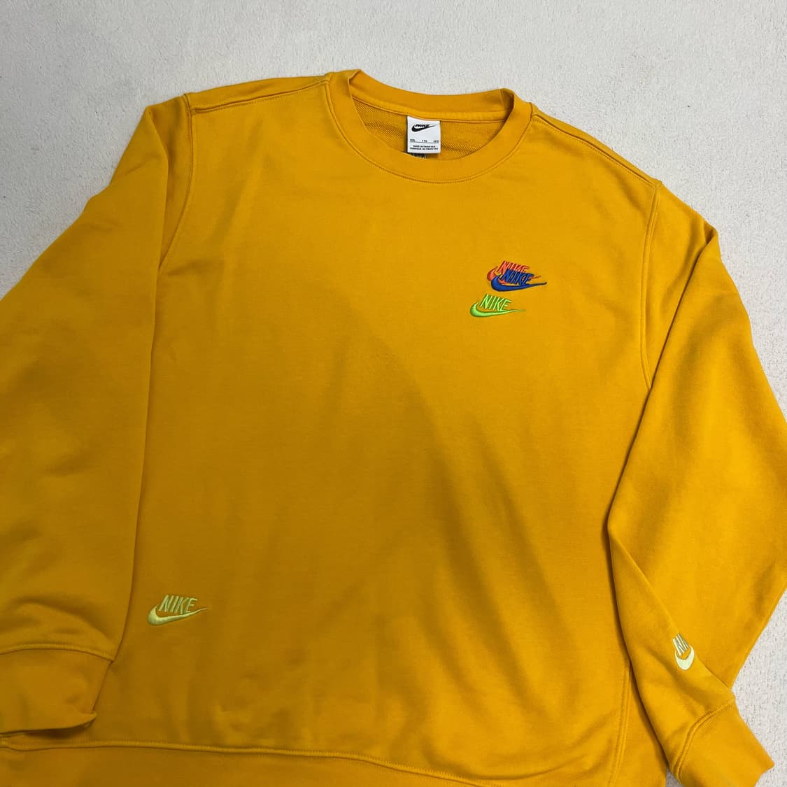 Nike yellow sweatshirt 상품이미지5