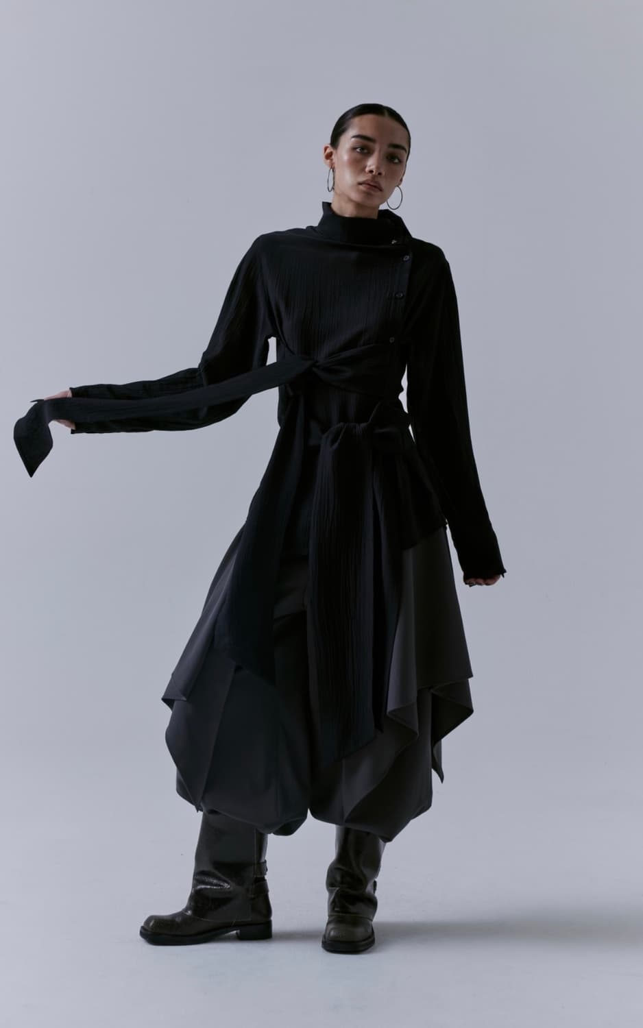트리밍버드 3-way High-neck Wrap Blouse 블랙 상품이미지3