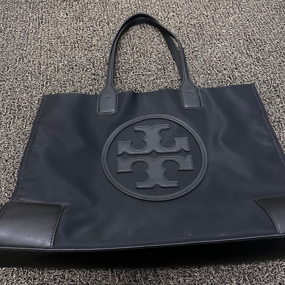 토리버치 엘라 스네이크 여성 토트백 숄더백 블랙 상품이미지2