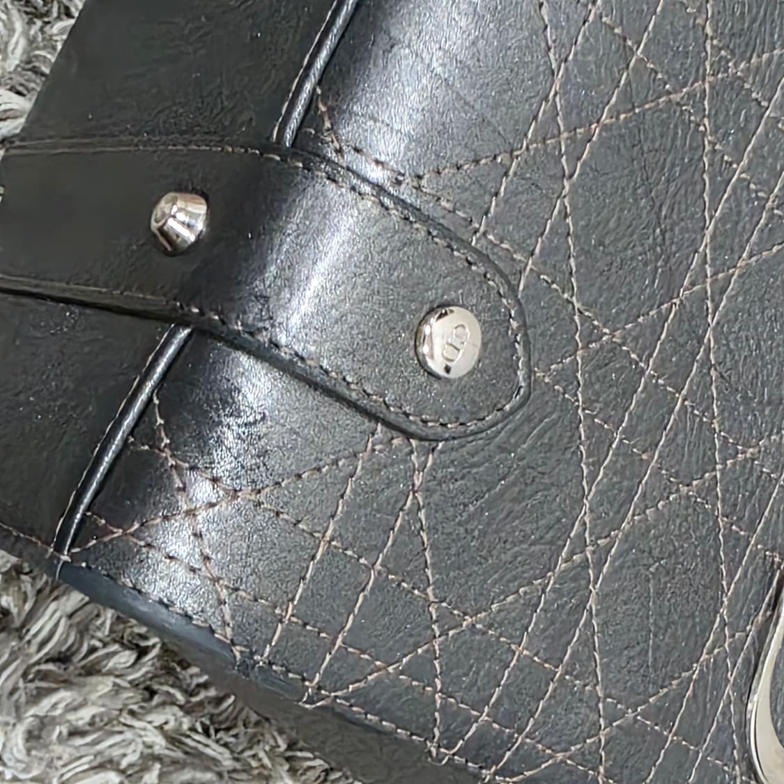 디올 레이디백 까나쥬 메탈릭 미듐 토트백 상품이미지10