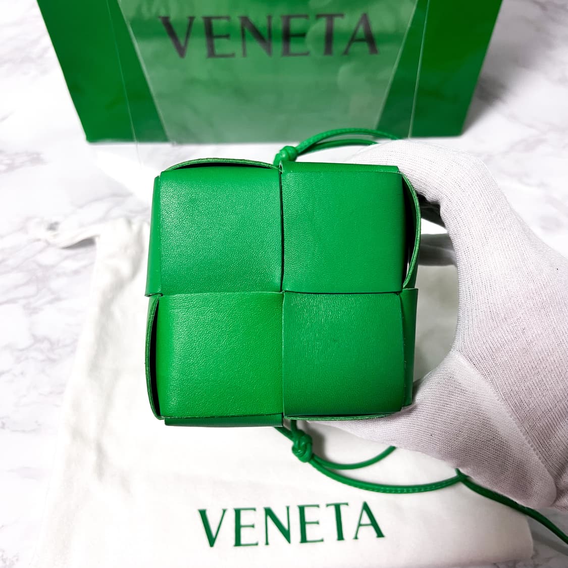 보테가베네타 카세트 미니 버킷백 상품이미지4