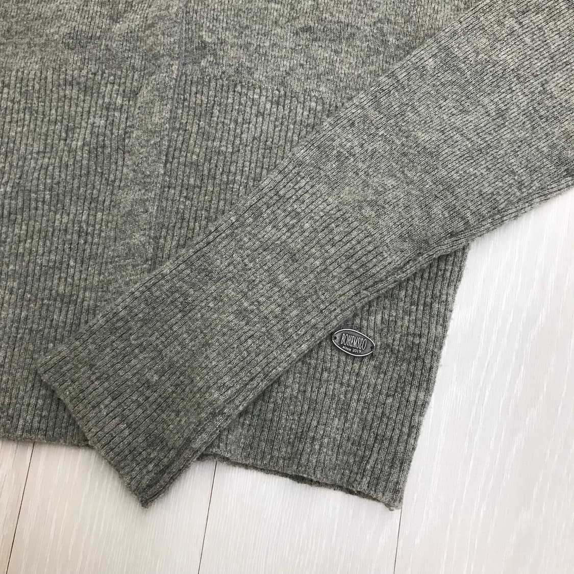 보헤미안서울 숄더 홀 니트 스톤그레이 상품이미지4