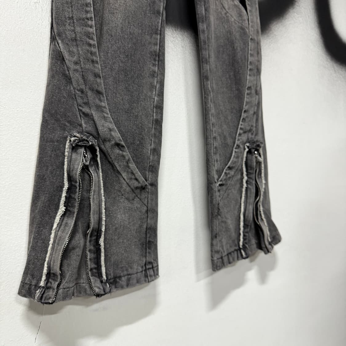 VTG 빈티지 써클 컷아웃 디테일 와이드 부츠컷 흑청 데님 팬츠 상품이미지4