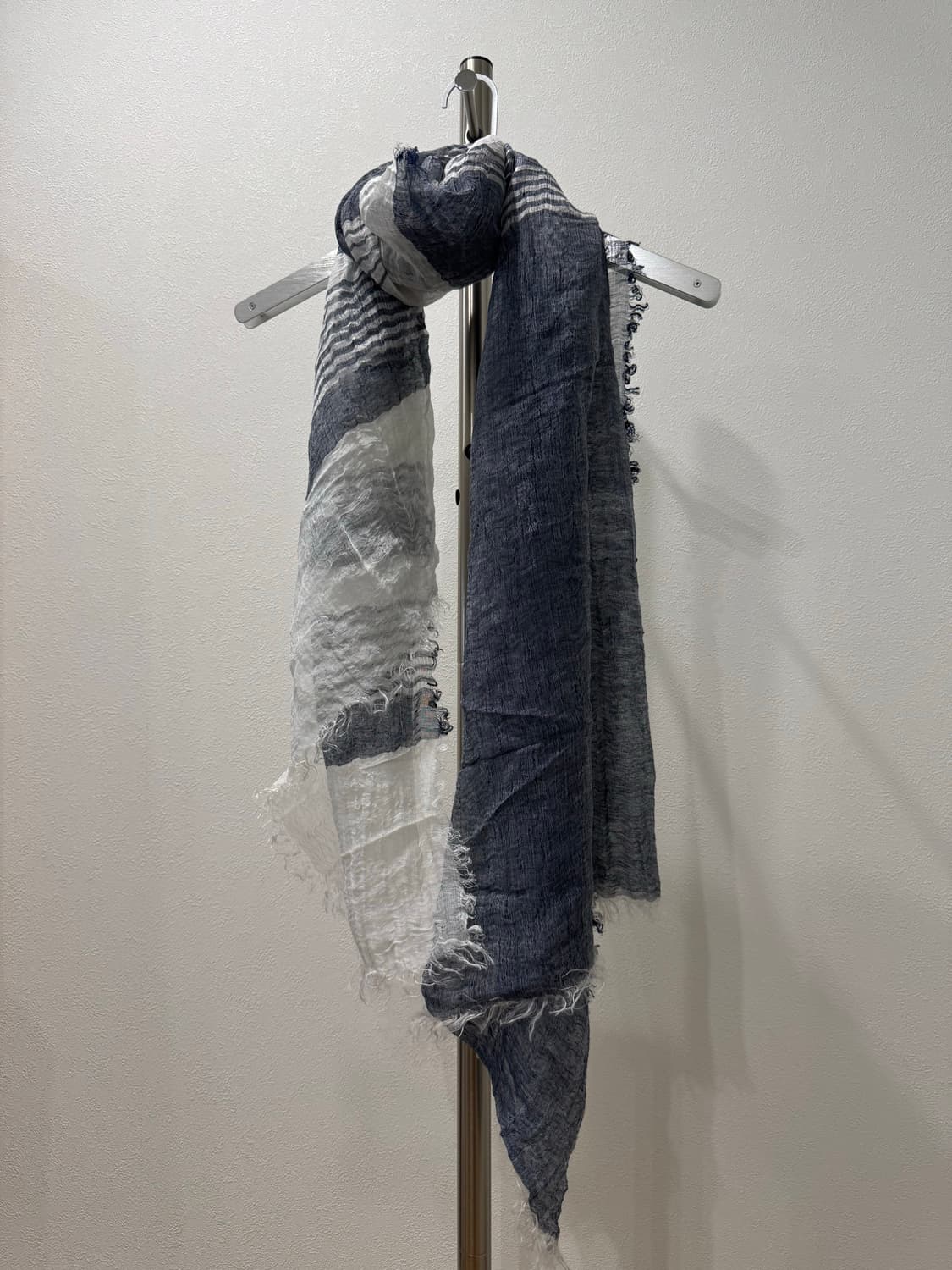 요지야마모토 실크 린넨 스카이블루 머플러 상품이미지1