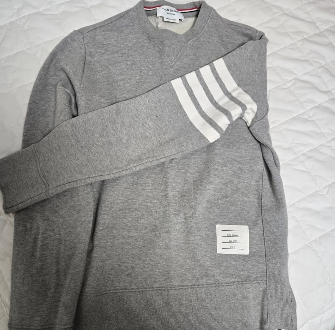 톰브라운 맨투맨 2사이즈 급처합니다 상품이미지1