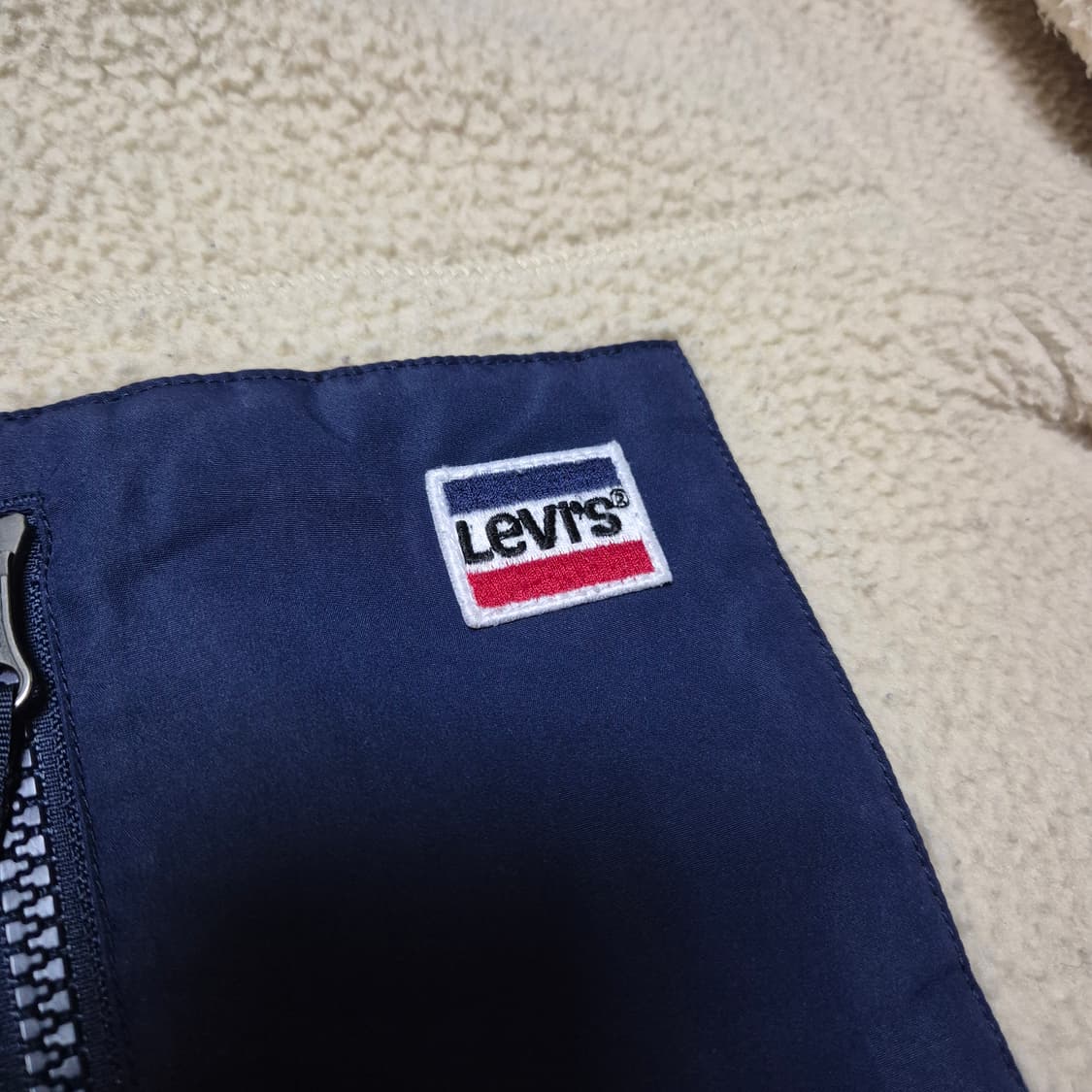 [겨울필수🔥] 리바이스 체스트 포켓 플리스 집업 상품이미지3