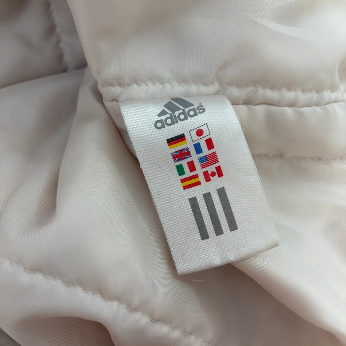 아디다스 올드스쿨 레드삼선 누빔 바람막이 점퍼 상품이미지4