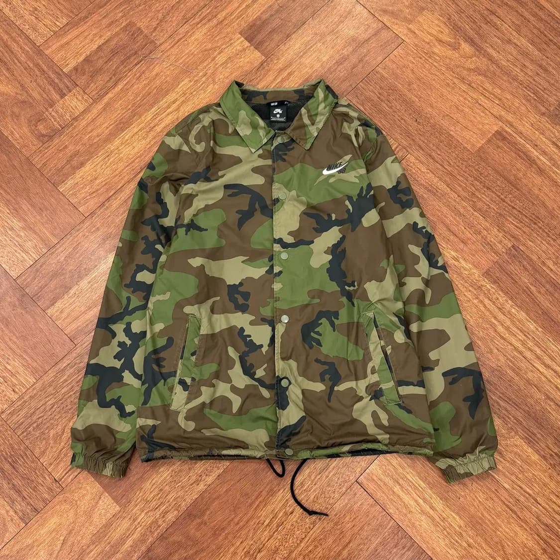 M(100) 나이키 SB 카모 코치 자켓 상품이미지1