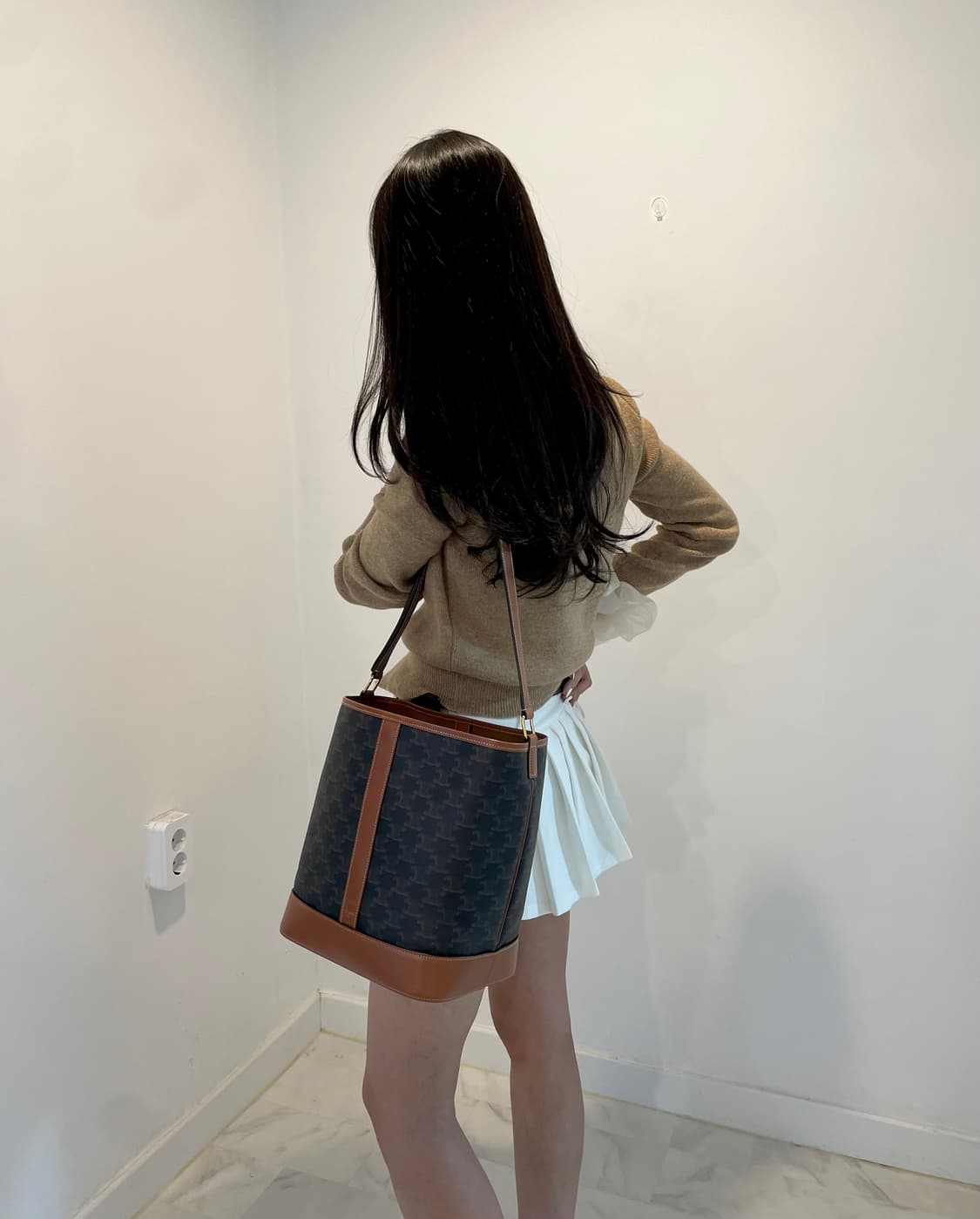 정품 셀린느 버킷백 미듐  상품이미지9