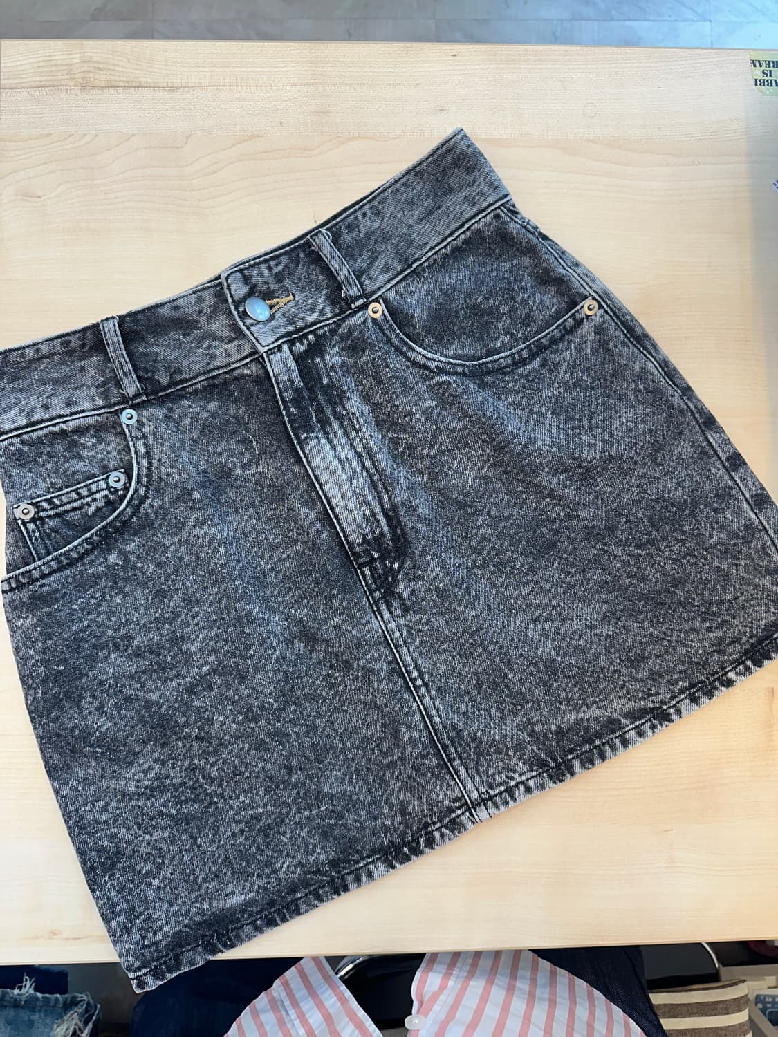 L) wego standard 흑청 워싱 미니 데님 스커트 상품이미지1
