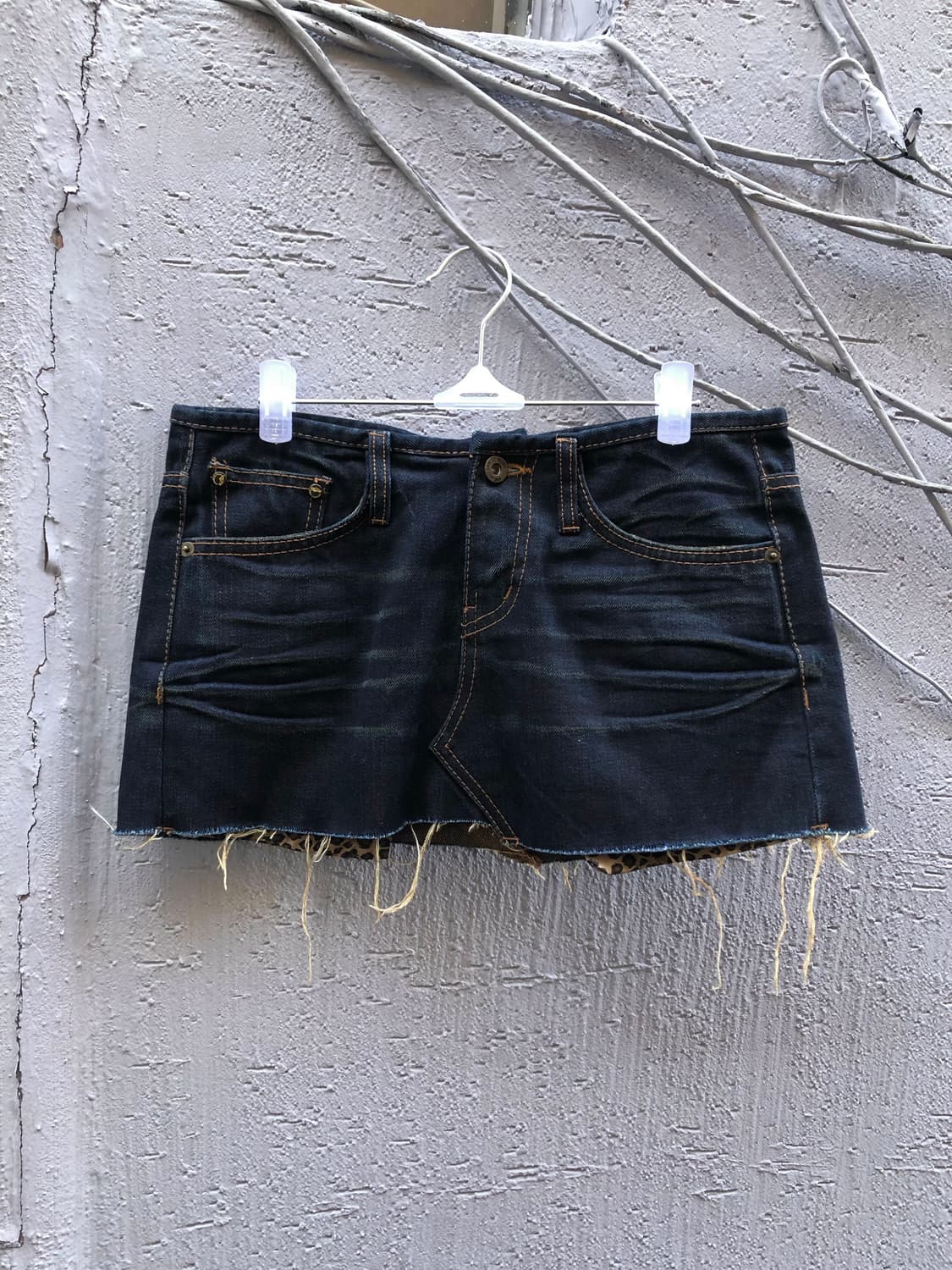 leopard detail dark denim mini skirt  상품이미지1