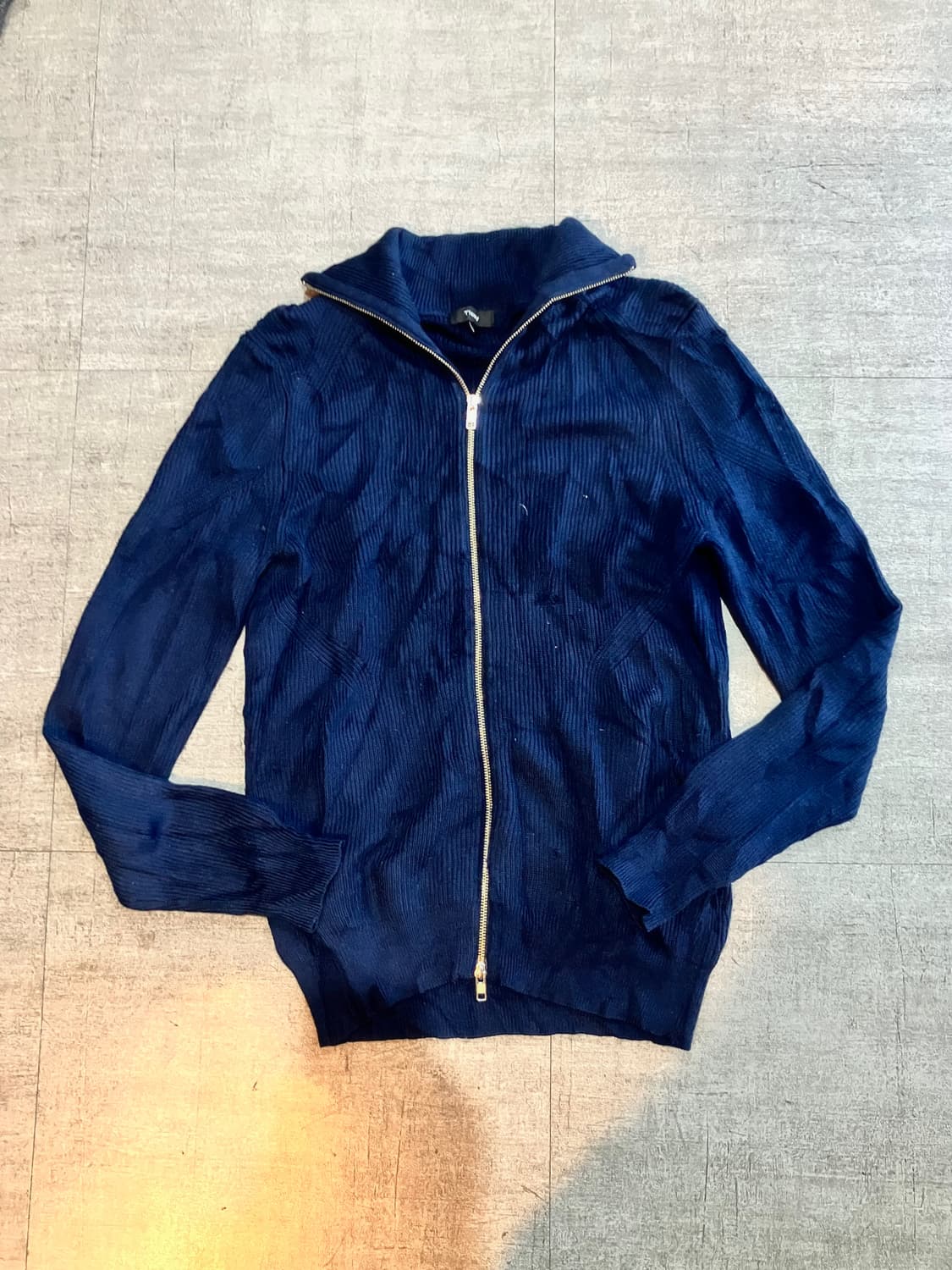 Theory 띠어리 핀터깔 아메카지 니트집업 네이비 상품이미지1