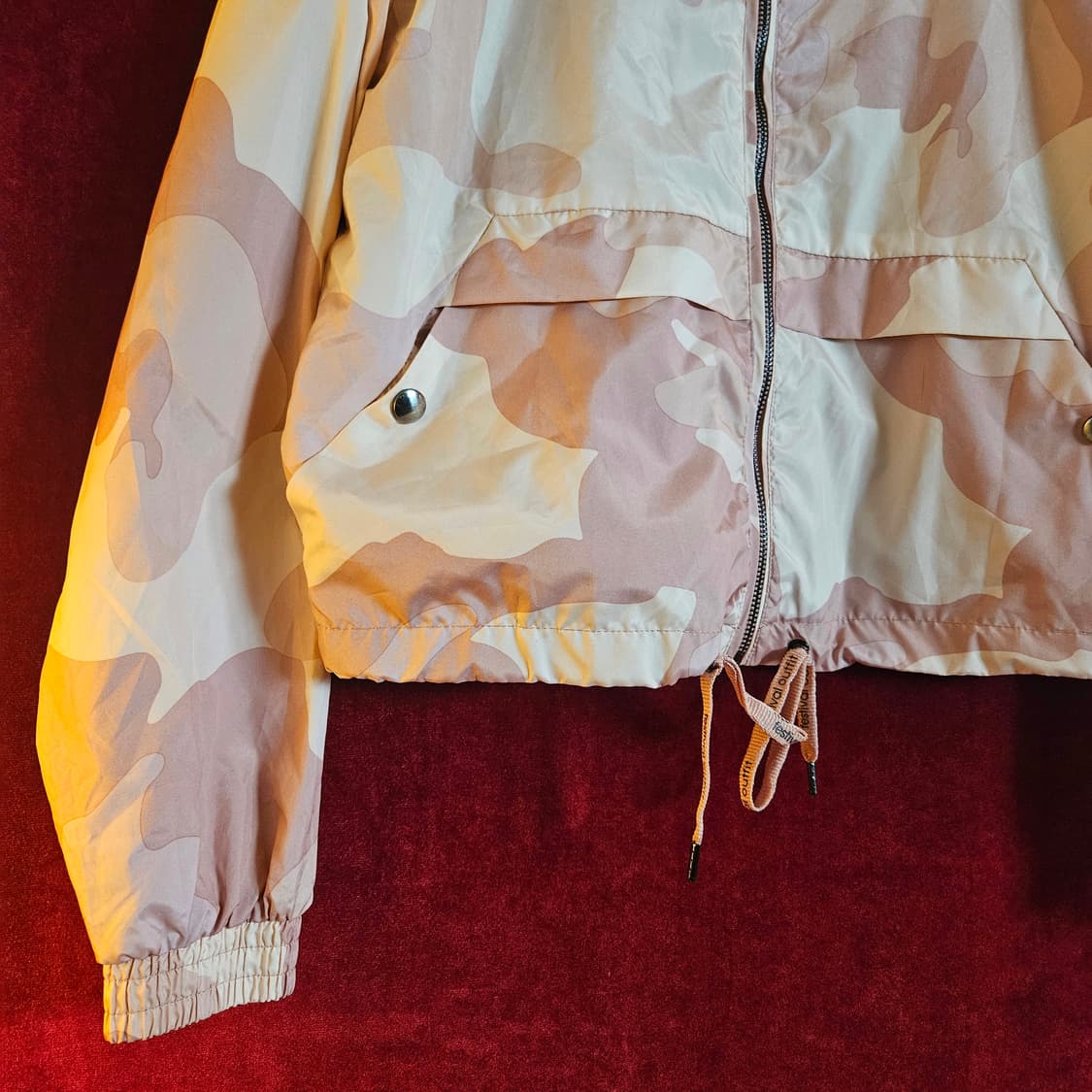 버쉬카(Bershka) 핑크 카모 경량 바람막이 자켓 S size 상품이미지3