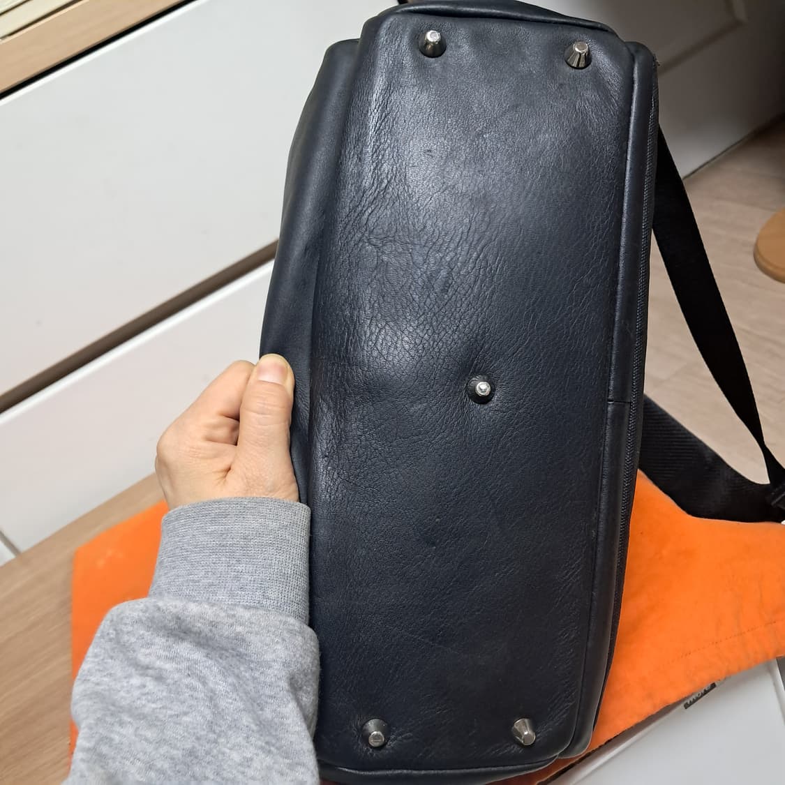 만다리나덕 블랙 가죽 백팩(어깨끈 손상)남녀공용가능 상품이미지5