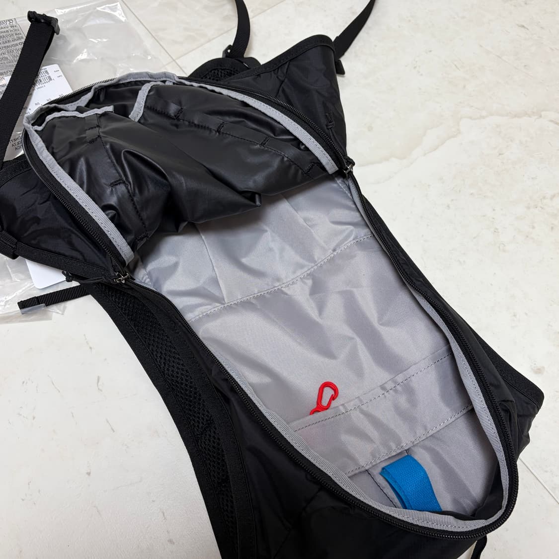 살로몬 백팩 CROSS8 상품이미지3