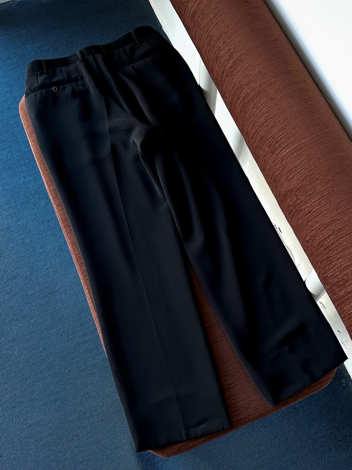 Light poly 2 tuck straight trousers 상품이미지5