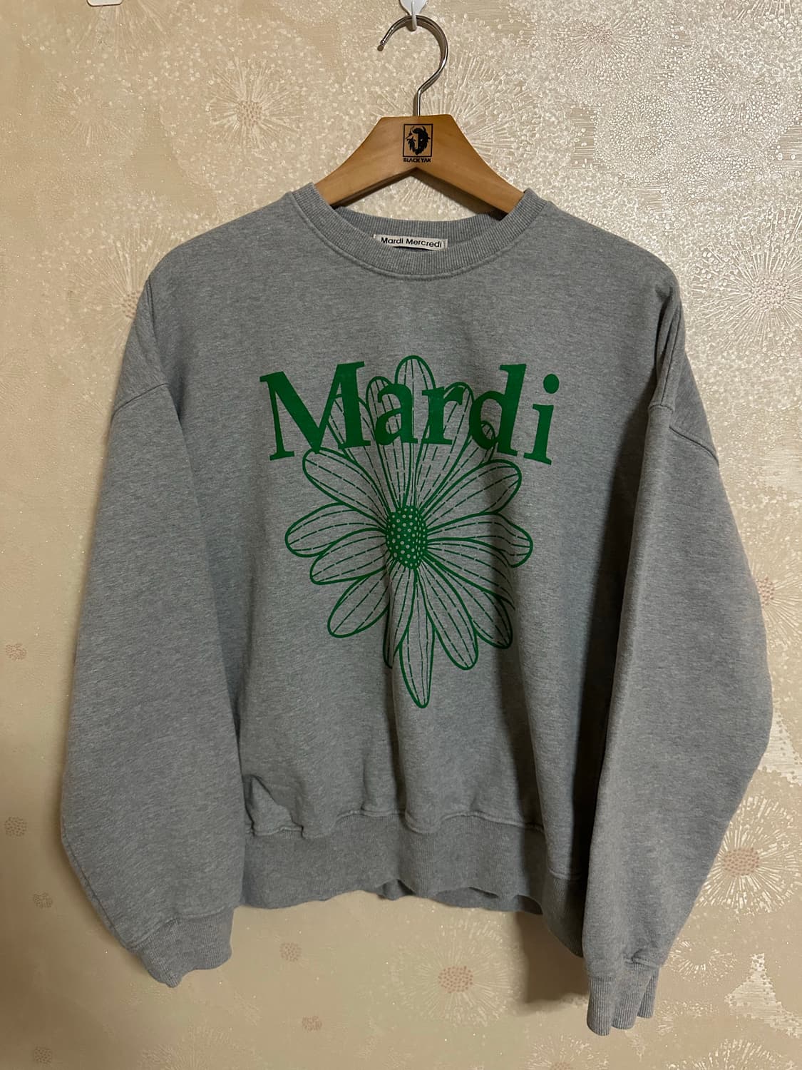 마르디 메크르디 맨투맨 FREE 회색 판매 상품이미지1