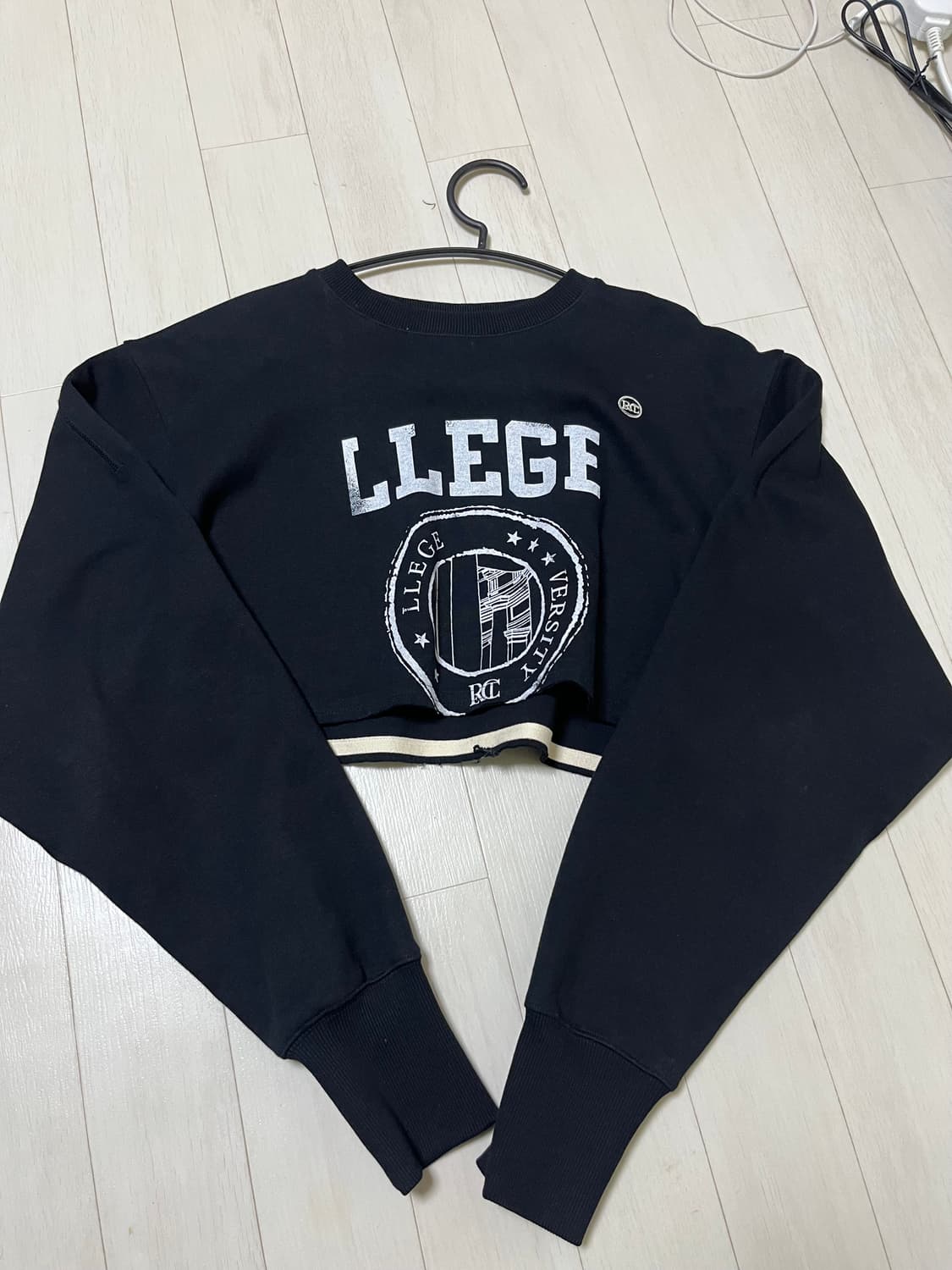 렉토 크롭 맨투맨 상품이미지1