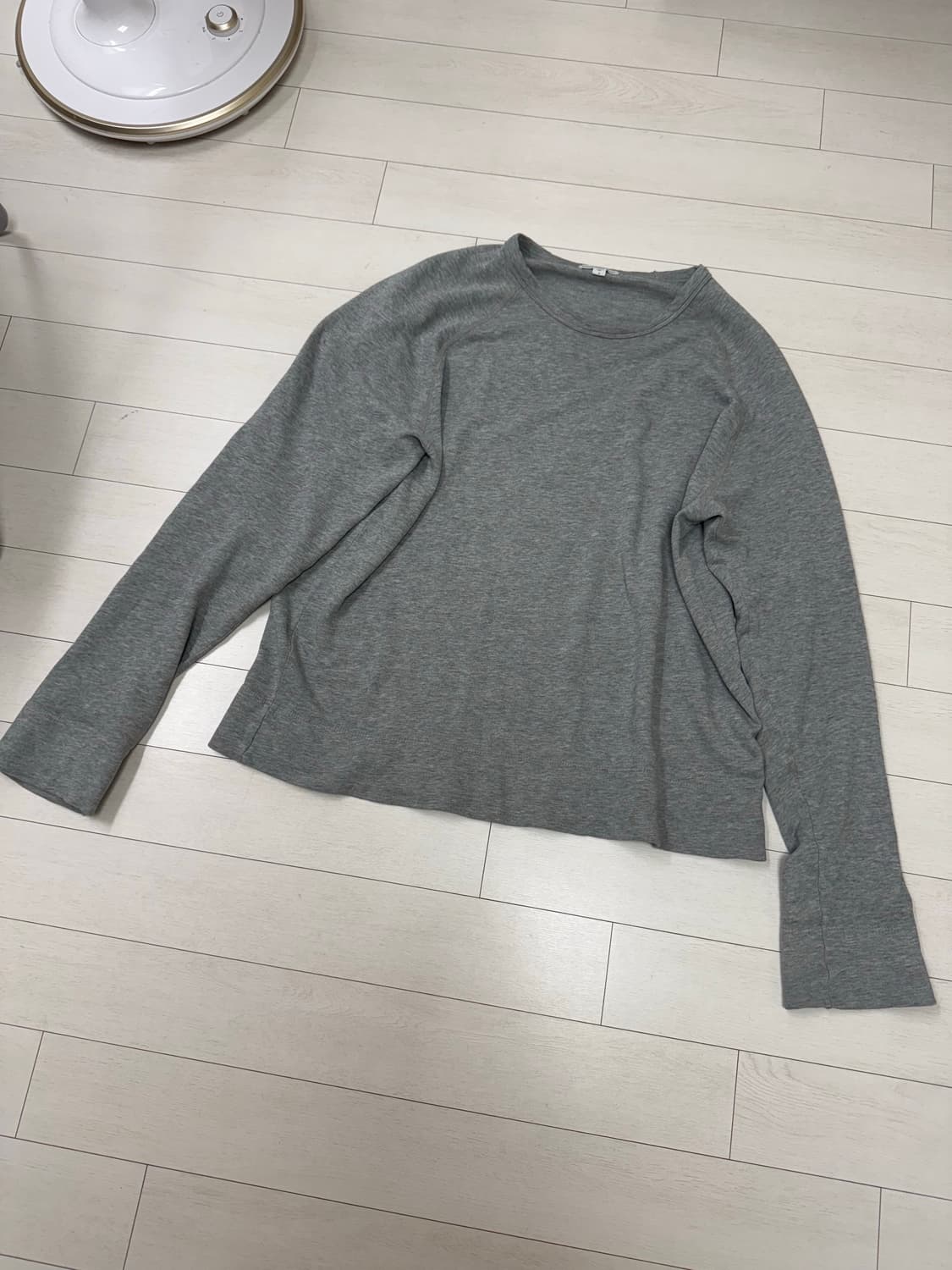 제임스펄스 맨투맨 3 사이즈  긴팔하고 맨투맨 중간 두께감입니다 사진 찍 상품이미지1