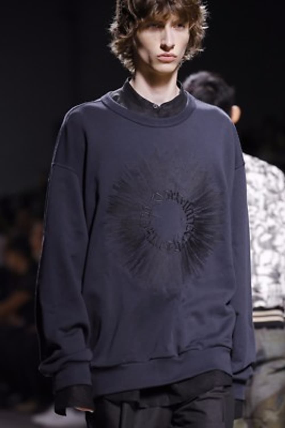 드리스반노튼 EYE 프린팅 스웨트셔츠 상품이미지5