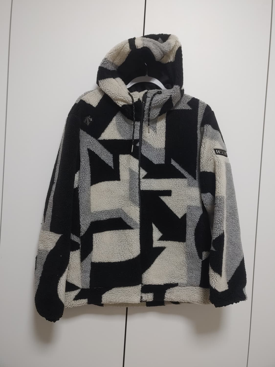 데상트   스피릿 셰르파 플리스 자켓  -L사이즈 상품이미지3