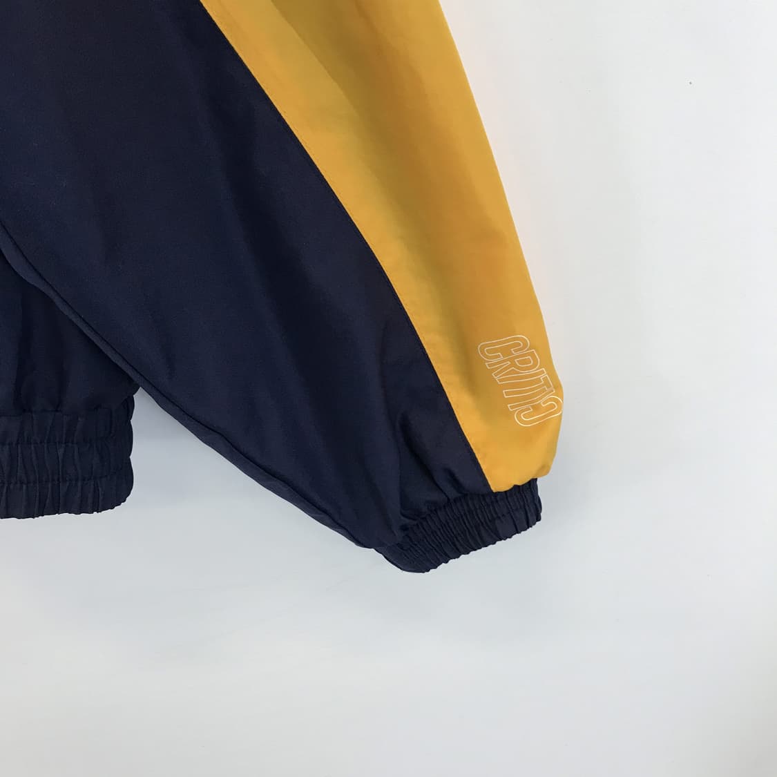 리복 x 크리틱 콜라보 바람막이 [S] 상품이미지3