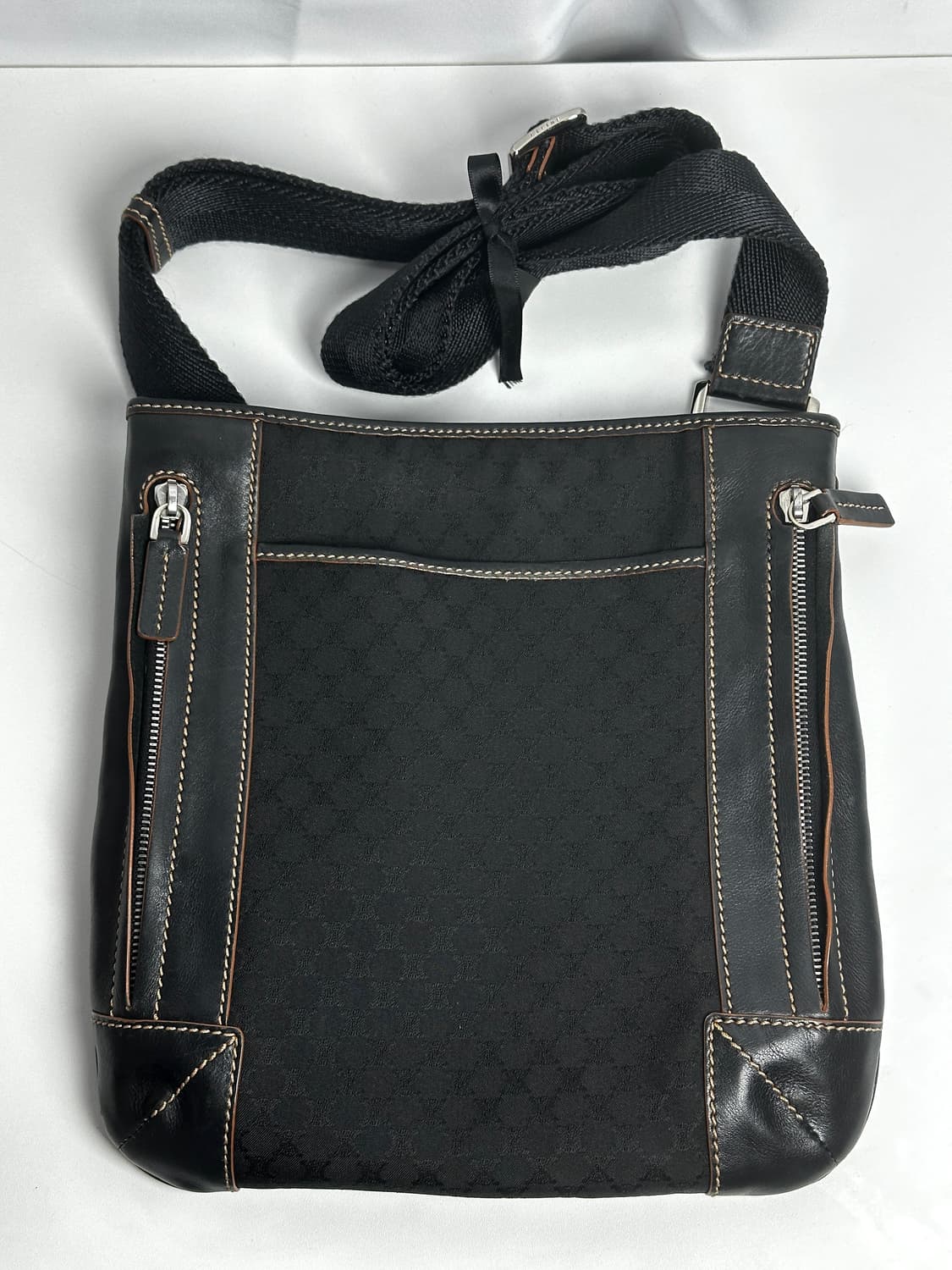 셀린느 블랙 자카드 크로스백 상품이미지1