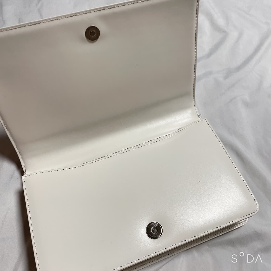 투티에 화이트 레더 숄더백 상품이미지6